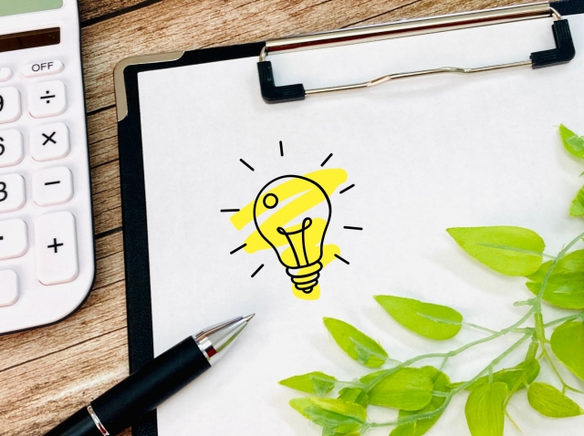 電球と電卓