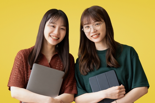 2人のビジネスウーマン