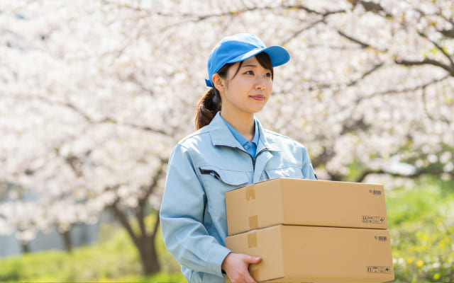 軽貨物運送業の女性